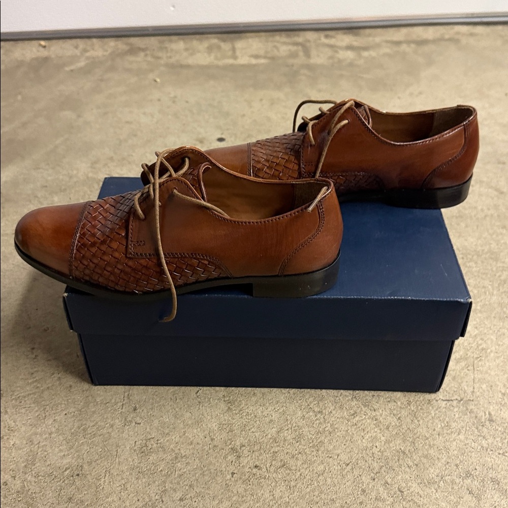 Brand new Cole Haan women's Tan Woven Leather Oxfords - Picture 6 of 10